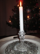 Kynttilöitä sytytin ennen joulua ja vielä joulun jälkeen. Sanotaan, että kynttilän sytyttäminen on jo rukous.