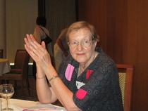 Väistyvä hallituksen jäsen Eeva Töyry Tawasti-salin iltajuhlassa.(kuva:anupii)