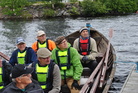 Haveristen sukuseuran kirkkovenesoutajia 25.7.2020 Oulunjärvellä, kuva Anu Piironen
