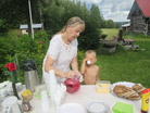 Kati Martta Kaarina ja Roope 8.8.2020 Lapiovaaralla, kuva Anu Piironen.